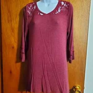 Floral lace tunic blouse